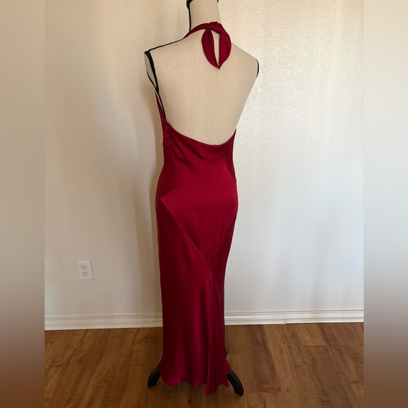 Elegant Valentine Red Silk Halter Dress - Picture 2 of 7